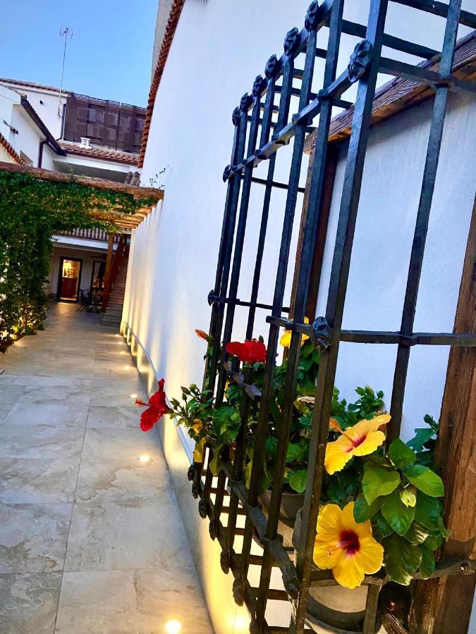 El Patio De Los Jazmines Boutique-House กอนซูเอกรา ภายนอก รูปภาพ